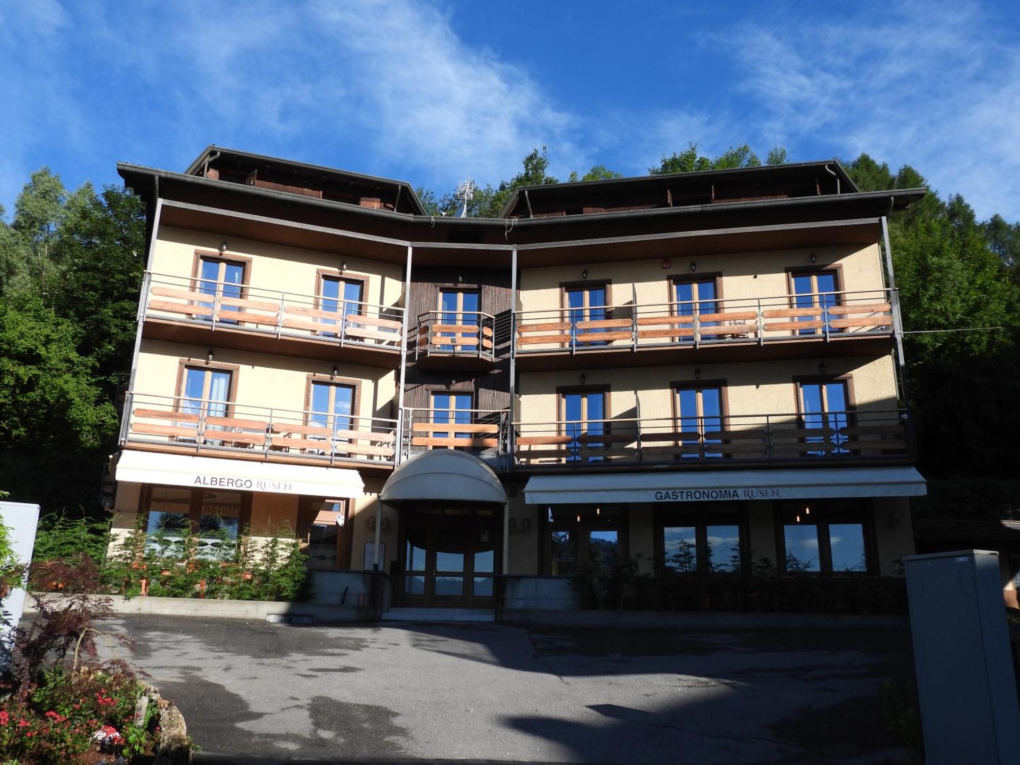 Albergo Rusen Borno Buitenkant foto